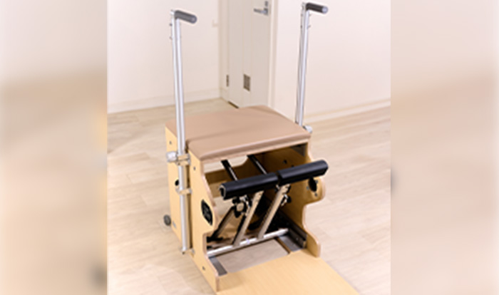 Chair (Combo Chair with Handles)の写真