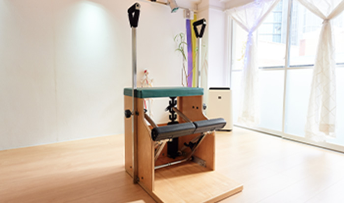 Chair (Combo Chair with Handles)の写真